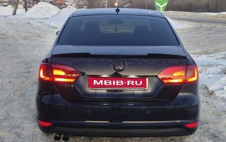 Volkswagen Jetta VI, 2011 год, 1 050 000 рублей, 4 фотография