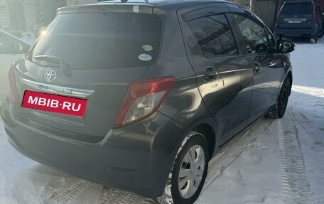 Toyota Vitz, 2012 год, 700 000 рублей, 4 фотография