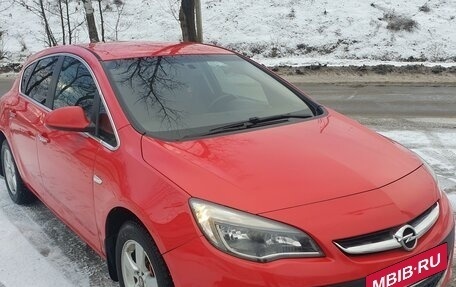 Opel Astra J, 2013 год, 880 000 рублей, 2 фотография