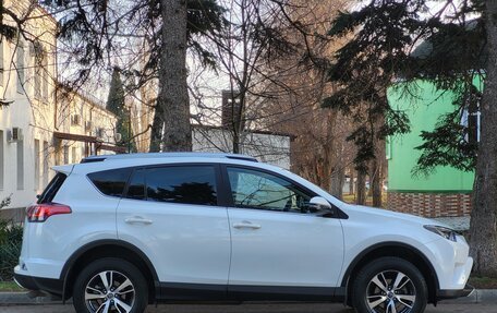 Toyota RAV4, 2018 год, 2 590 000 рублей, 6 фотография