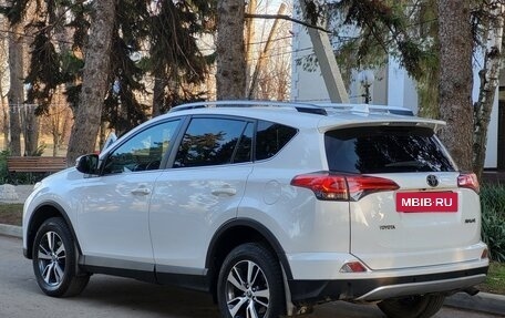 Toyota RAV4, 2018 год, 2 590 000 рублей, 5 фотография