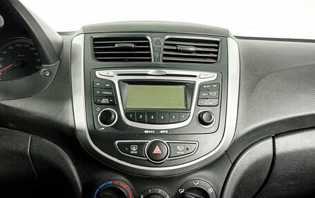 Hyundai Solaris II рестайлинг, 2012 год, 820 000 рублей, 18 фотография