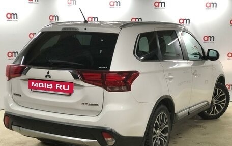 Mitsubishi Outlander III рестайлинг 3, 2016 год, 2 099 000 рублей, 4 фотография