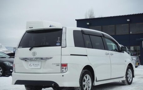 Toyota ISis I, 2013 год, 1 350 000 рублей, 2 фотография