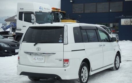 Toyota ISis I, 2013 год, 1 350 000 рублей, 25 фотография