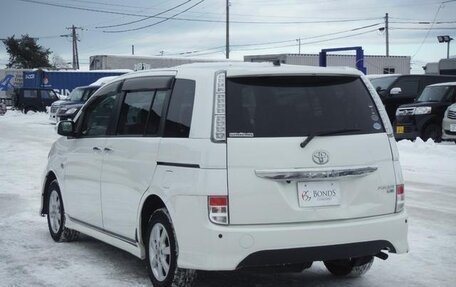 Toyota ISis I, 2013 год, 1 350 000 рублей, 17 фотография