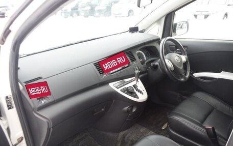 Toyota ISis I, 2013 год, 1 350 000 рублей, 29 фотография