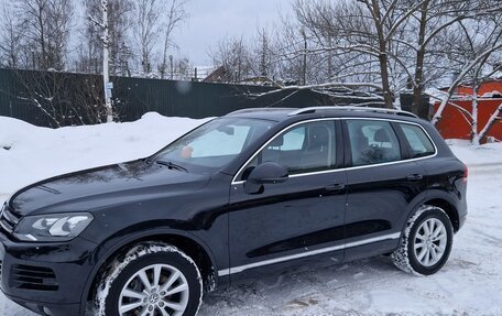 Volkswagen Touareg III, 2011 год, 2 900 000 рублей, 2 фотография