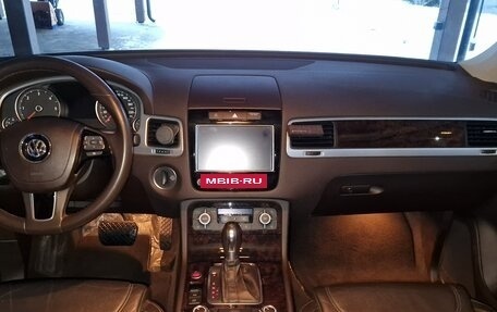 Volkswagen Touareg III, 2011 год, 2 900 000 рублей, 12 фотография