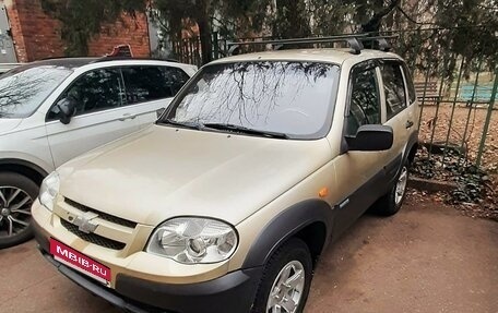 Chevrolet Niva I рестайлинг, 2010 год, 680 000 рублей, 3 фотография