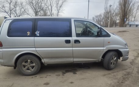 Mitsubishi Space Gear I рестайлинг, 2000 год, 750 000 рублей, 2 фотография