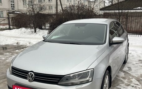 Volkswagen Jetta VI, 2013 год, 1 200 000 рублей, 1 фотография