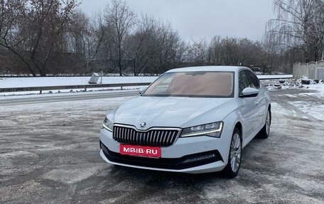 Skoda Superb III рестайлинг, 2020 год, 3 000 000 рублей, 1 фотография