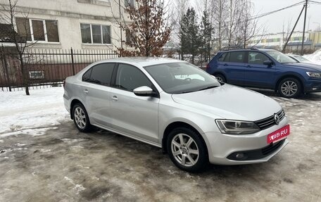 Volkswagen Jetta VI, 2013 год, 1 200 000 рублей, 2 фотография