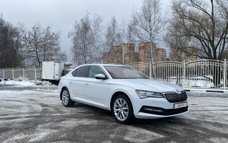 Skoda Superb III рестайлинг, 2020 год, 3 000 000 рублей, 2 фотография