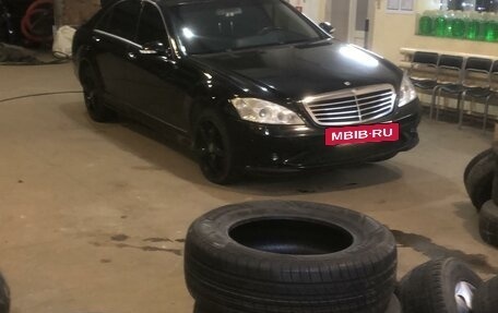 Mercedes-Benz S-Класс, 2006 год, 850 000 рублей, 2 фотография