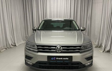 Volkswagen Tiguan II, 2018 год, 2 650 000 рублей, 1 фотография