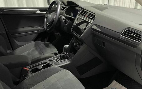 Volkswagen Tiguan II, 2018 год, 2 650 000 рублей, 11 фотография