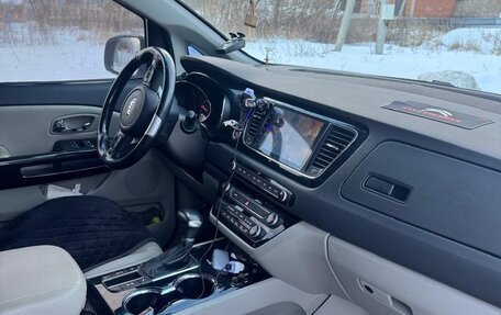 KIA Carnival III, 2018 год, 2 790 000 рублей, 5 фотография