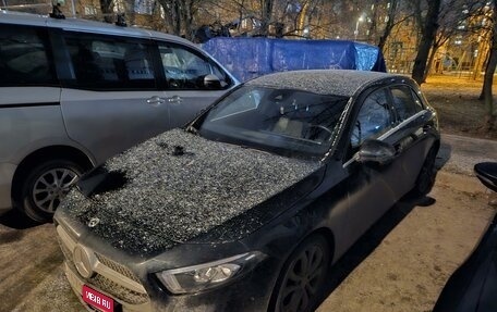 Mercedes-Benz A-Класс, 2019 год, 2 500 000 рублей, 1 фотография