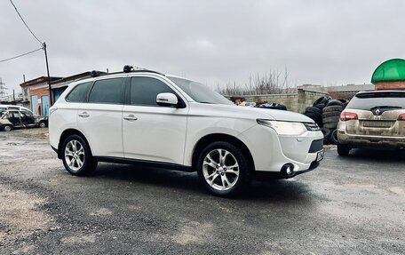 Mitsubishi Outlander III рестайлинг 3, 2013 год, 2 200 000 рублей, 4 фотография