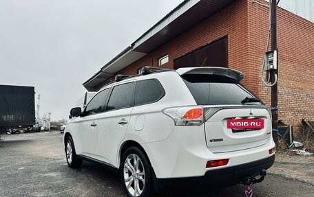 Mitsubishi Outlander III рестайлинг 3, 2013 год, 2 200 000 рублей, 7 фотография