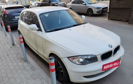 BMW 1 серия, 2010 год, 500 000 рублей, 2 фотография