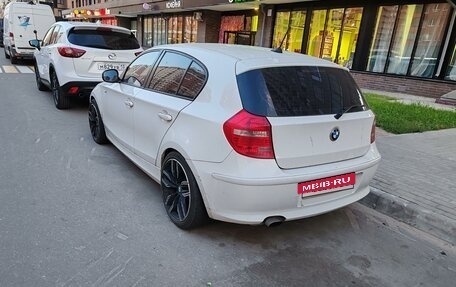 BMW 1 серия, 2010 год, 500 000 рублей, 3 фотография