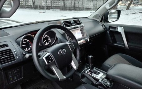 Toyota Land Cruiser Prado 150 рестайлинг 2, 2015 год, 4 650 000 рублей, 31 фотография