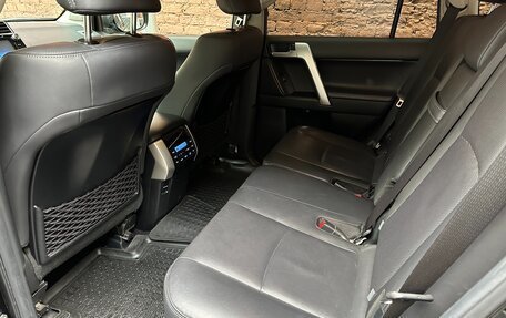 Toyota Land Cruiser Prado 150 рестайлинг 2, 2018 год, 5 200 000 рублей, 23 фотография