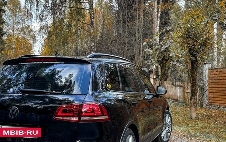 Volkswagen Touareg III, 2011 год, 2 700 000 рублей, 3 фотография