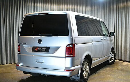 Volkswagen Multivan T6 рестайлинг, 2019 год, 4 280 000 рублей, 2 фотография