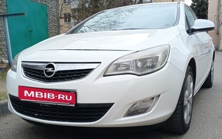 Opel Astra J, 2010 год, 840 000 рублей, 9 фотография