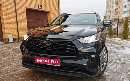 Toyota Highlander, 2021 год, 5 985 000 рублей, 1 фотография