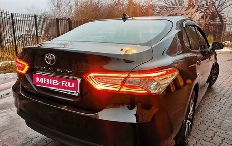 Toyota Camry, 2021 год, 3 775 000 рублей, 7 фотография