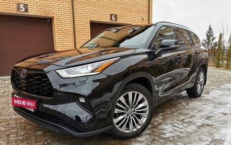 Toyota Highlander, 2021 год, 5 985 000 рублей, 2 фотография