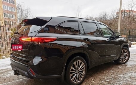 Toyota Highlander, 2021 год, 5 985 000 рублей, 8 фотография