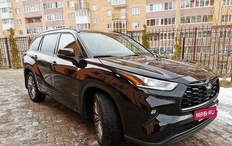 Toyota Highlander, 2021 год, 5 985 000 рублей, 10 фотография