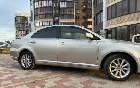 Toyota Avensis III рестайлинг, 2005 год, 975 000 рублей, 2 фотография