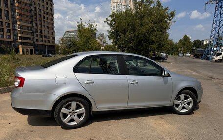 Volkswagen Jetta VI, 2007 год, 650 000 рублей, 2 фотография