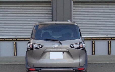 Toyota Sienta II, 2021 год, 1 750 000 рублей, 5 фотография