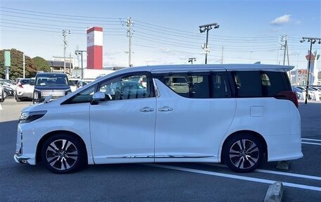 Toyota Alphard III, 2021 год, 4 150 000 рублей, 3 фотография