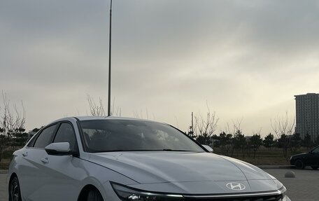 Hyundai Elantra, 2023 год, 2 480 000 рублей, 2 фотография