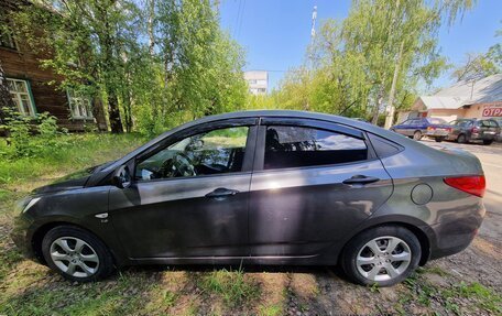 Hyundai Solaris II рестайлинг, 2012 год, 800 000 рублей, 9 фотография