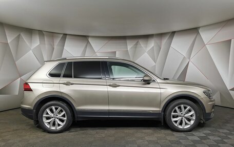 Volkswagen Tiguan II, 2017 год, 2 197 000 рублей, 6 фотография