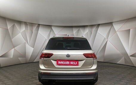 Volkswagen Tiguan II, 2017 год, 2 197 000 рублей, 8 фотография