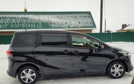 Toyota Sienta II, 2020 год, 1 965 000 рублей, 8 фотография