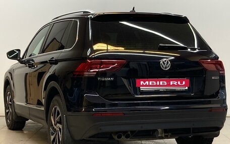 Volkswagen Tiguan II, 2018 год, 2 950 000 рублей, 8 фотография