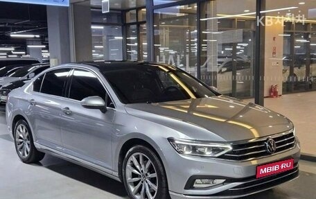 Volkswagen Passat B8 рестайлинг, 2021 год, 2 500 000 рублей, 1 фотография