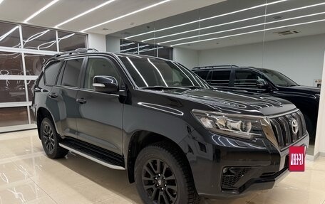 Toyota Land Cruiser Prado 150 рестайлинг 2, 2021 год, 7 790 000 рублей, 3 фотография